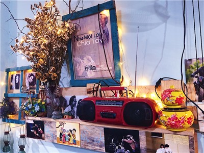 Trầm trồ với quán bánh xèo trang trí Vintage đậm chất Việt Nam xưa